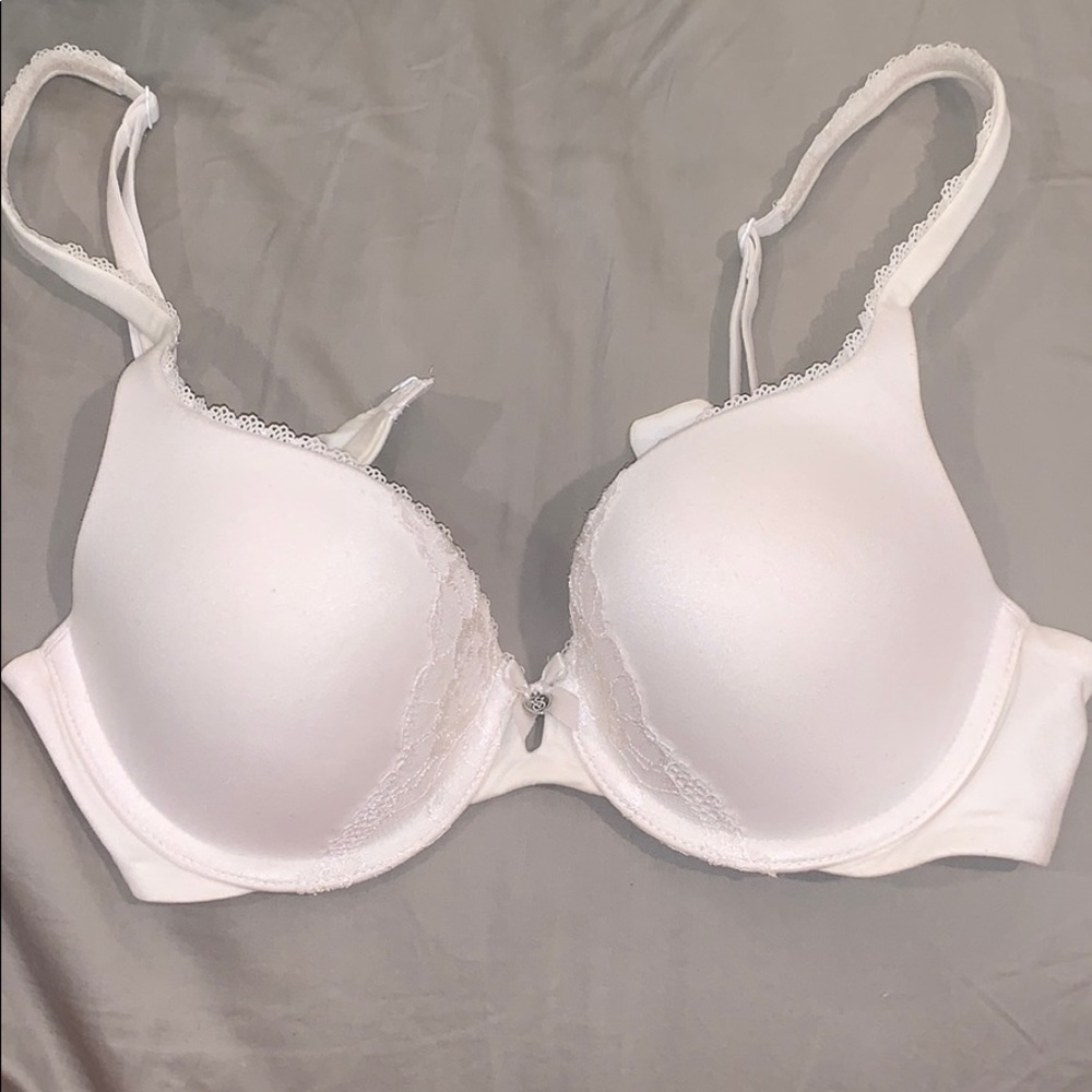 White Victoria’s Secret Bra